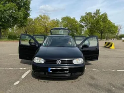 Schwarz Gebraucht 2001 VW Golf IV Comfortline Limousine | 2.000 € (Guter Preis)