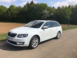 Weiß Gebraucht 2016 Skoda Octavia Joy Kombi | 11.999 € (Fairer Preis)