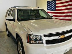 Weiß Gebraucht 2012 Chevrolet Tahoe SUV | 17.995 €