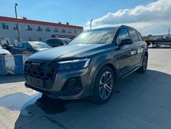 Grau Gebraucht 2024 Audi Q7 S-Line SUV | 61.500 €