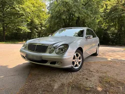 Silber Gebraucht 2002 Mercedes E200 Limousine | 7.777 €