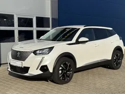 Weiß Gebraucht 2021 Peugeot e-2008 Allure SUV | 18.990 € (Fairer Preis)