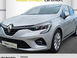 Platingrau metallic Gebraucht 2022 Renault Clio V Intens Limousine | 14.395 € (Guter Preis)