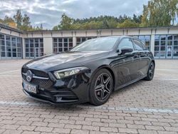 Schwarz Gebraucht 2018 Mercedes A200 AMG line Limousine | 21.999 € (Fairer Preis)