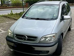 Silber Gebraucht 2004 Opel Zafira Edition Van / Kleinbus | 600 € (Superpreis)