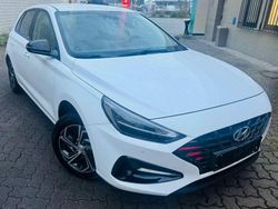 Weiß Gebraucht 2020 Hyundai i30 Pure Limousine | 10.900 € (Etwas zu teuer)