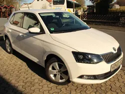 Candyweiss Gebraucht 2016 Skoda Fabia Style Kleinwagen | 9.990 € (Fairer Preis)