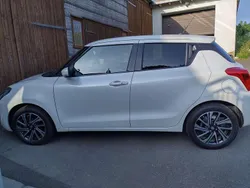 Weiß Gebraucht 2024 Suzuki Swift Comfort+ Limousine | 16.500 € (Fairer Preis)
