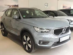 Grau Gebraucht 2022 Volvo XC40 Momentum SUV | 32.490 € (Fairer Preis)