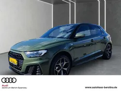 Distriktgrün metallic Neu 2025 Audi A1 S-Line Kleinwagen | 31.888 € (Etwas zu teuer)