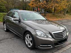 Braun Gebraucht 2011 Mercedes E200 Avantgarde Limousine | 8.000 € (Superpreis)