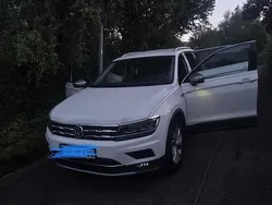 Weiß Gebraucht 2020 VW Tiguan Allspace SUV | 22.300 € (Guter Preis)