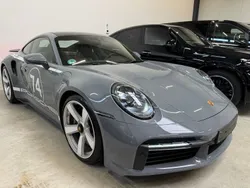 Grau Neu 2025 Porsche 911 Turbo S | 304.640 € (Guter Preis)