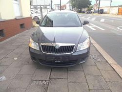 Grau Gebraucht 2012 Skoda Octavia Ambition Kombi | 6.200 € (Superpreis)