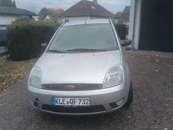 Silber Gebraucht 2005 Ford Fiesta Kleinwagen | 600 € (Guter Preis)