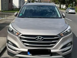 Silber Gebraucht 2015 Hyundai Tucson Trend SUV | 13.500 € (Fairer Preis)
