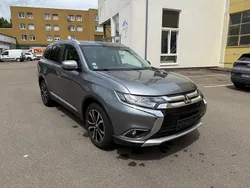 Grau Gebraucht 2016 Mitsubishi Outlander SUV | 12.900 € (Guter Preis)