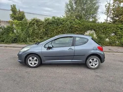 Grau Gebraucht 2009 Peugeot 207 Urban Move Kleinwagen | 2.100 € (Fairer Preis)