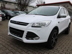 Weiß Gebraucht 2015 Ford Kuga SUV | 9.990 € (Guter Preis)