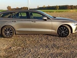 Grau Gebraucht 2018 Volvo V60 Kombi | 25.000 € (Teuer)