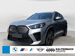 Grau Neu 2025 BMW iX2 M Sport SUV | 56.490 € (Teuer)