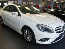 Zirrusweiß Gebraucht 2013 Mercedes A180 Style Limousine | 11.980 € (Fairer Preis)
