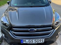 Grau Gebraucht 2018 Ford Kuga ST-Line SUV | 10.790 € (Superpreis)