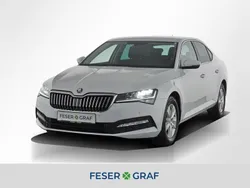 Moon weiss perleffekt Gebraucht 2021 Skoda Superb Ambition Limousine | 23.495 € (Fairer Preis)