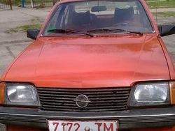 Orange Gebraucht 1983 Opel Ascona Limousine | 5.500 €