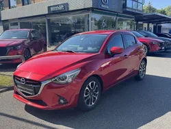 Rot Gebraucht 2015 Mazda 2 | 10.900 € (Fairer Preis)