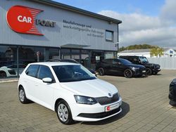 Weiß Gebraucht 2016 Skoda Fabia Ambition Kleinwagen | 6.990 € (Fairer Preis)