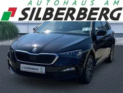Schwarz (schwarzmagic perleffekt) met. Gebraucht 2022 Skoda Scala Tour Kleinwagen | 17.450 € (Fairer Preis)