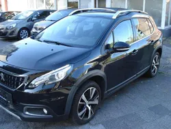 Noir perla nera Gebraucht 2017 Peugeot 2008 Allure SUV | 5.900 € (Superpreis)