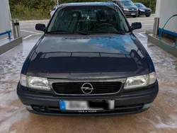 Schwarz Gebraucht 1996 Opel Astra Kleinwagen | 900 € (Superpreis)
