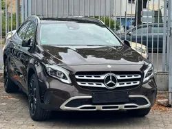 Braun Gebraucht 2018 Mercedes GLA250 Urban SUV | 22.900 € (Fairer Preis)