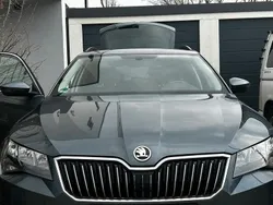 Grau Gebraucht 2016 Skoda Superb Ambition Kombi | 17.000 € (Fairer Preis)