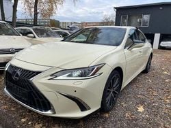 Schwarz Gebraucht 2022 Lexus ES300 Limousine | 18.950 €