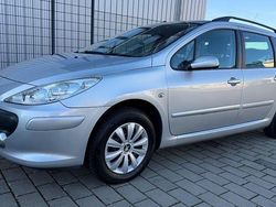 Grau Gebraucht 2007 Peugeot 307 Limousine | 4.800 € (Etwas zu teuer)