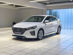 Weiß Gebraucht 2017 Hyundai Ioniq Premium Kleinwagen | 10.999 €