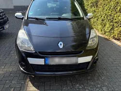 Schwarz Gebraucht 2012 Renault Clio IV Limousine | 5.300 €