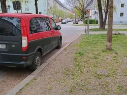 Rot Gebraucht 2007 Mercedes Vito Van / Kleinbus | 4.150 €