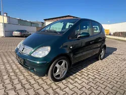 Grün Gebraucht 2002 Mercedes A190 Avantgarde Van / Kleinbus | 1.990 € (Fairer Preis)