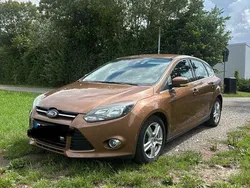 Braun Gebraucht 2013 Ford Focus Limousine | 3.590 € (Guter Preis)