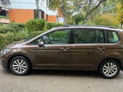 Braun Gebraucht 2016 VW Touran Van / Kleinbus | 17.500 € (Fairer Preis)