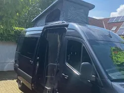 Schwarz Gebraucht 2021 Mercedes Sprinter Van | 150.000 €
