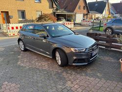 Grau Gebraucht 2018 Audi A3 Sportback Limousine | 17.500 € (Fairer Preis)