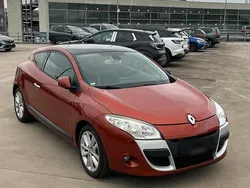 Orange Gebraucht 2010 Renault Mégane Coupé Coupé | 4.800 €