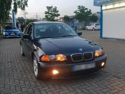 Blau Gebraucht 1998 BMW 320 Sport Line Limousine | 2.300 €