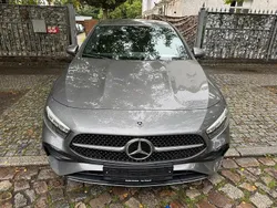 Grau Gebraucht 2024 Mercedes A200 AMG line Limousine | 29.499 € (Guter Preis)