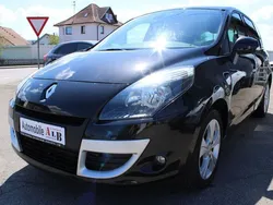 Schwarz Gebraucht 2011 Renault Scénic III Dynamique Van / Kleinbus | 5.890 € (Etwas zu teuer)